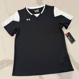 Under Armour NWT Athletic Heat Gear Soccer Jersey Women’s Size Large Loose Fit